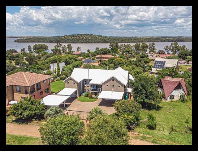 4 BEDROOM HOUSE FOR SALE IN VAAL MARINA